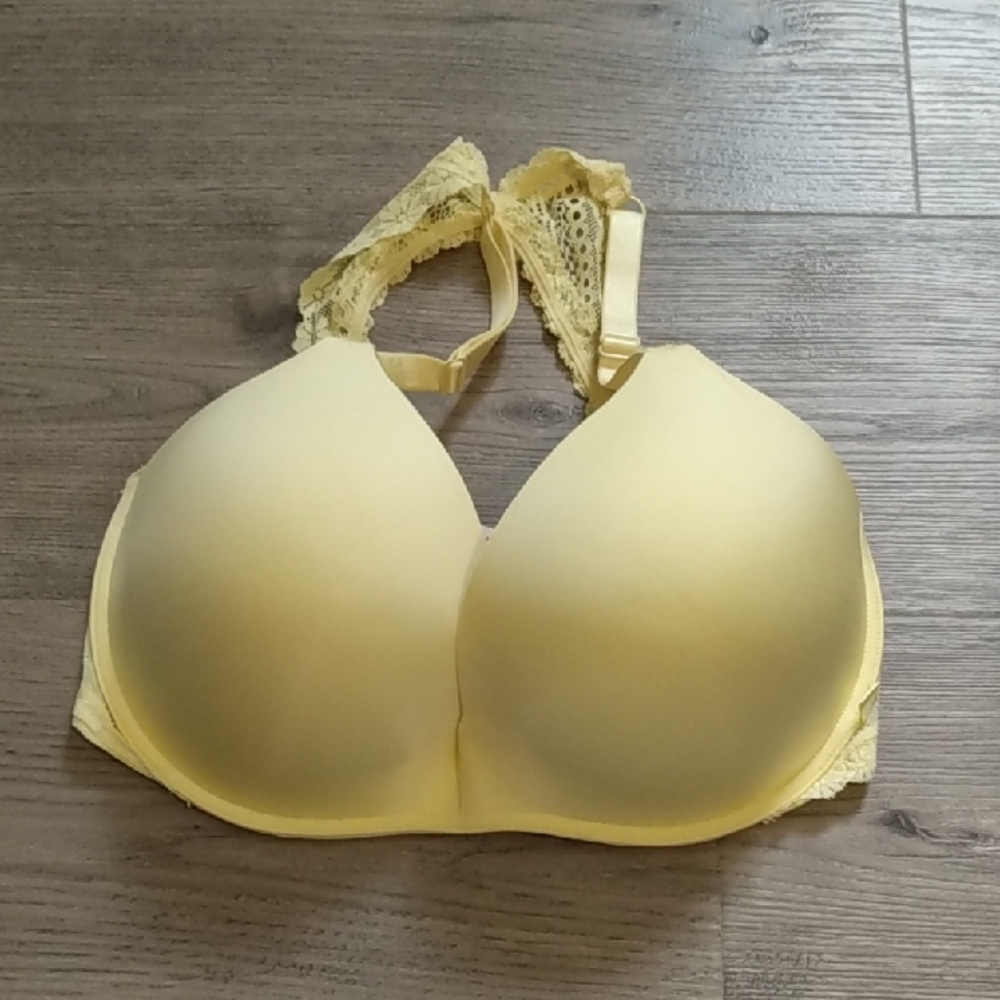MOVING! Victoria's Secret Bra Padded No Wire